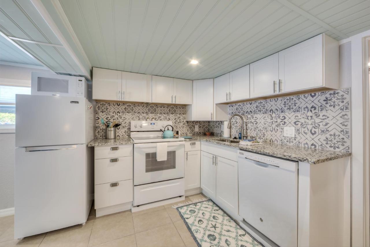 Matanzas Retreat On The Canal Fort Myers Beach Exterior foto
